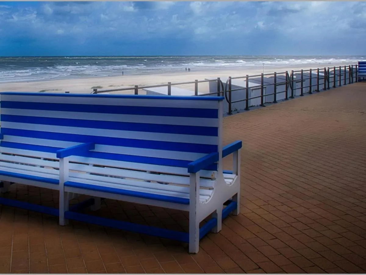 Nice Apartment With Shared Pool Middelkerke