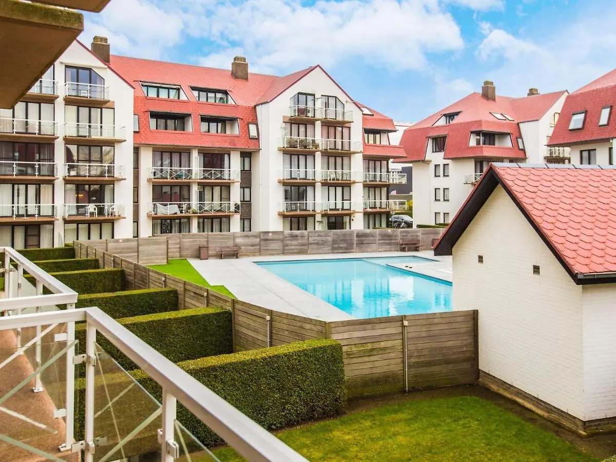 Nice Apartment With Shared Pool Middelkerke